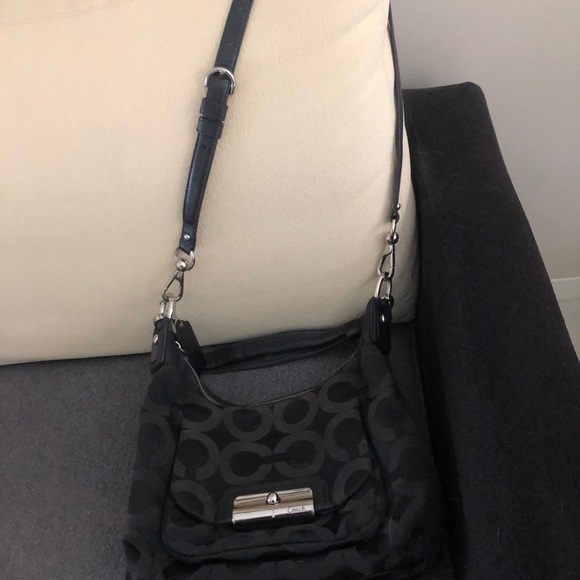 Coach purse - Authentic - Picture 10 of 12